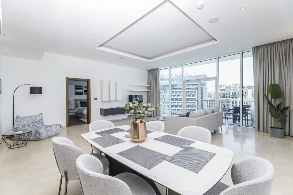 Why Choose a Monthly Rental in Dubai?